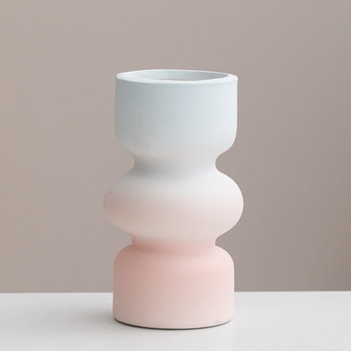 Vase artisanal en céramique – style géométrique et couleurs dopamine